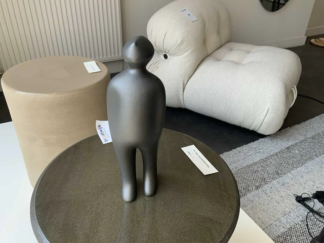 The visitor small decoratief beeldje - afbeelding 1 van  3