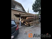 Thermisch behandelde sparrenhouten palen