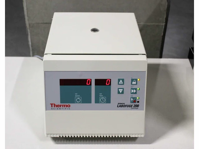 Thermo scientific - l200 - centrifuge - 2008 - afbeelding 1 van  3