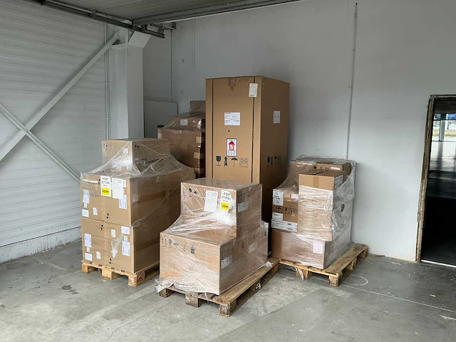 Thermo scientific tsg freezer 700l capacity -20c solid door boxed packaging laboratoriumapparatuur - afbeelding 2 van  2