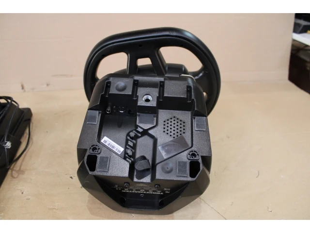 Thrustmaster t248 racestuur en pedaalset - afbeelding 7 van  7