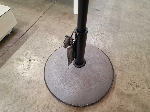 Tierra outdoor parasolvoet cement base 35kg verstelbaar - afbeelding 3 van  3