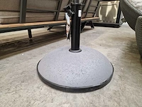 Tierra outdoor parasolvoet cement base 35kg verstelbaar - afbeelding 1 van  4
