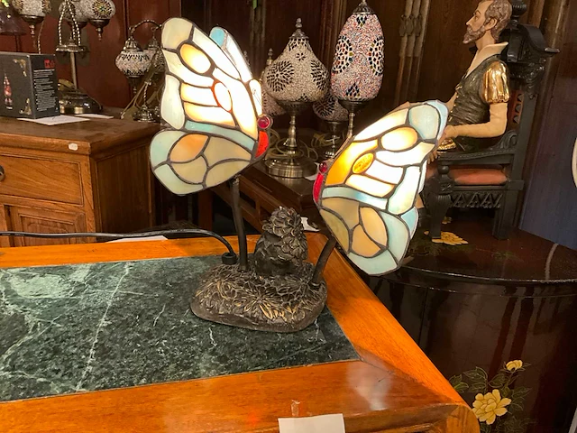 Tiffany lamp vlinders - afbeelding 1 van  5