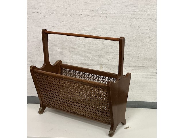 Tijdschriftenrek in hout +riet - afbeelding 3 van  3