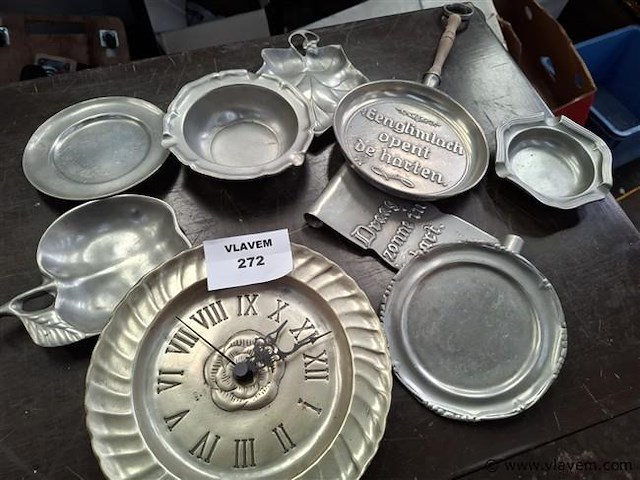 Tin - afbeelding 1 van  1