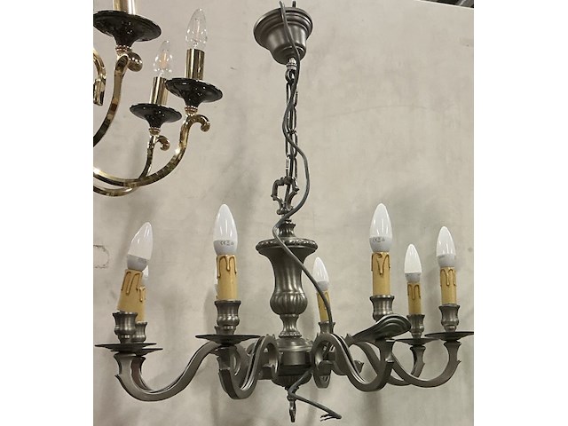 Tinkleurige kroonluchter met 8 armen - afbeelding 1 van  2