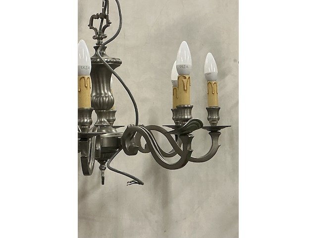 Tinkleurige kroonluchter met 8 armen - afbeelding 2 van  2