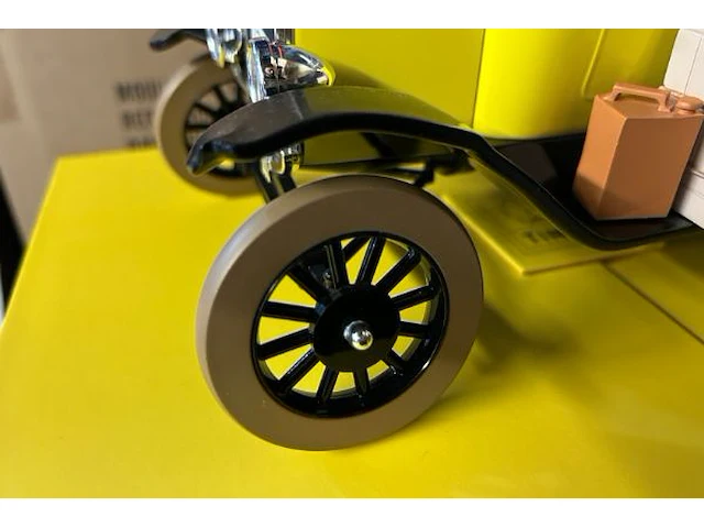 Tintin moulinart la ford model t jaune - afbeelding 6 van  10