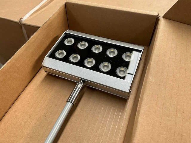 Tj-10ln-304 led staaflamp 25w (52x) - afbeelding 1 van  6