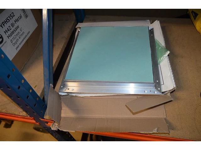 Toegangsdeur, elektrische onkruidverdelger powerplus powxg6611, pvc vakkendoos, 2 rollen glasvezel behangpapier - afbeelding 7 van  9