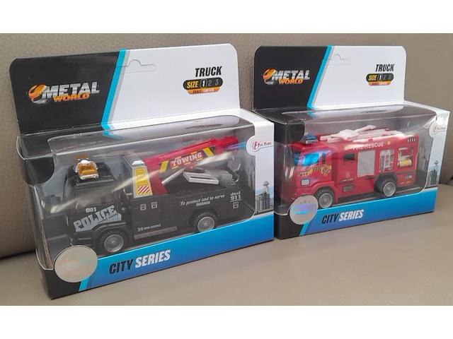 Toi-toys die cast metal world truck: police takelwagen en brandweer wagen - afbeelding 7 van  7