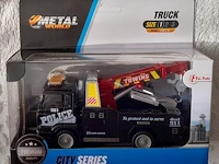 Toi-toys die cast metal world truck: police takelwagen - afbeelding 1 van  3