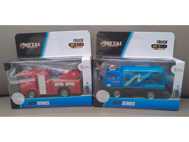 Toi-toys die cast metal world truck: vuilniskar blauw en brandweer auto met ladder - afbeelding 7 van  7