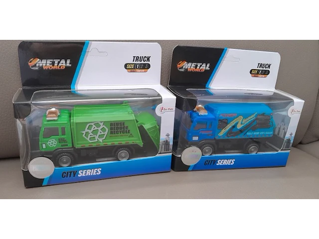 Toi-toys die cast metal world truck: vuilniskar blauw en groen - afbeelding 5 van  7