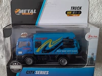 Toi-toys die cast metal world truck: vuilniskar blauw - afbeelding 3 van  3