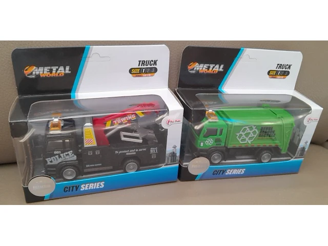 Toi-toys die cast metal world truck: vuilniskar groen en police takelwagen - afbeelding 5 van  7
