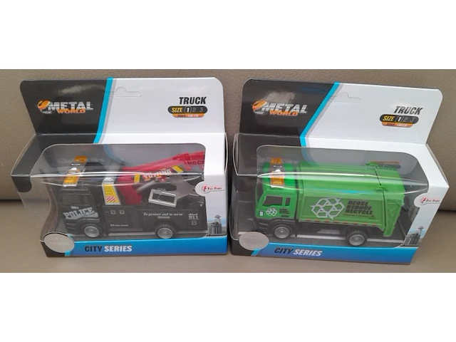 Toi-toys die cast metal world truck: vuilniskar groen en police takelwagen - afbeelding 6 van  7