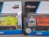 Toi-toys die cast metal world truck: vuilniskar oranje en publick work - afbeelding 3 van  7
