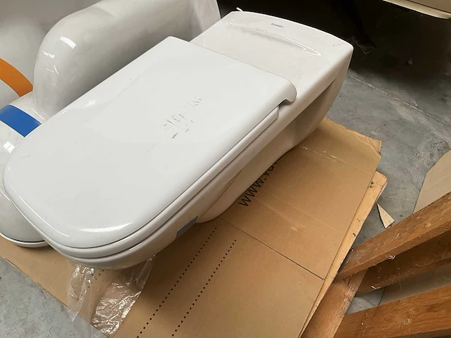 Toilet duravit d code (3x) - afbeelding 2 van  6