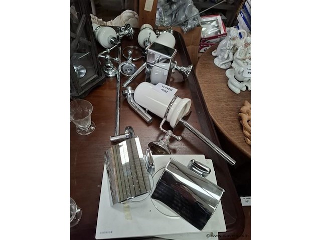 Toiletbenodigdheden - afbeelding 1 van  4