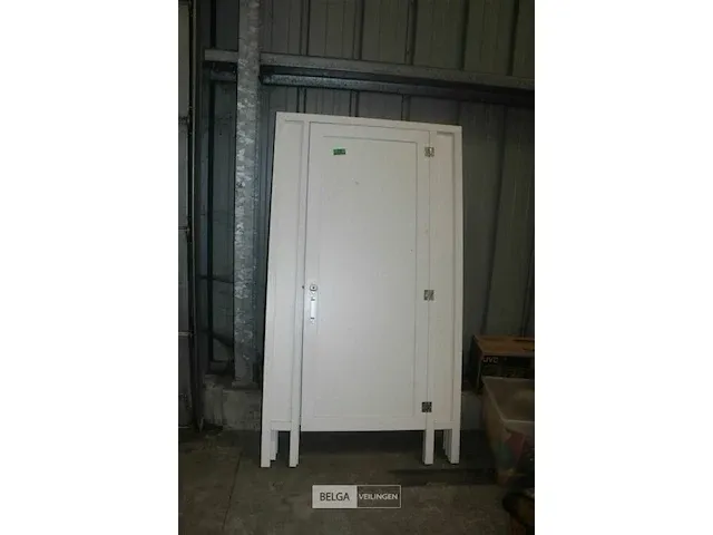 Toiletcabine - afbeelding 1 van  5