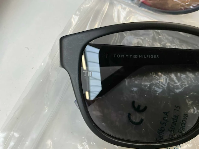 Tommy hilfiger zonnebril (9x) - afbeelding 3 van  12