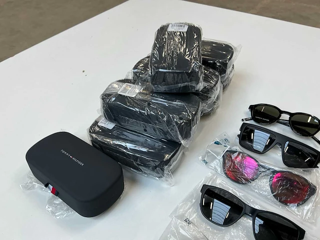 Tommy hilfiger zonnebril (9x) - afbeelding 11 van  12