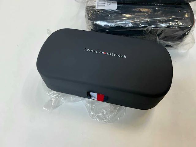 Tommy hilfiger zonnebril (9x) - afbeelding 12 van  12
