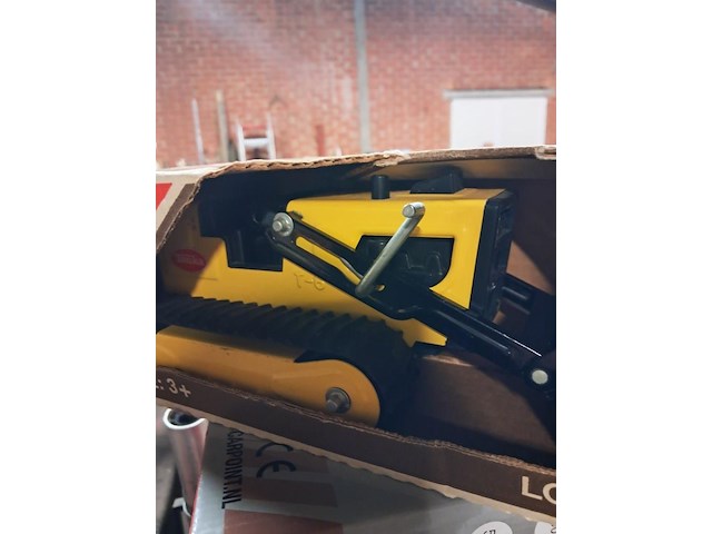 Tonka bulldozer nieuw in originele doos 320mm - afbeelding 3 van  5