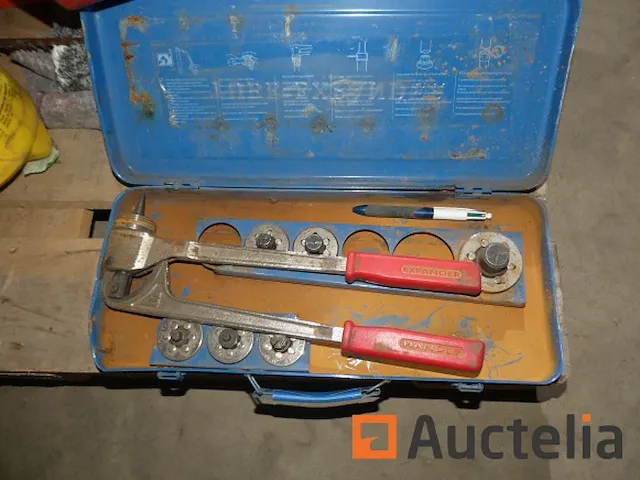 Tools - afbeelding 1 van  9