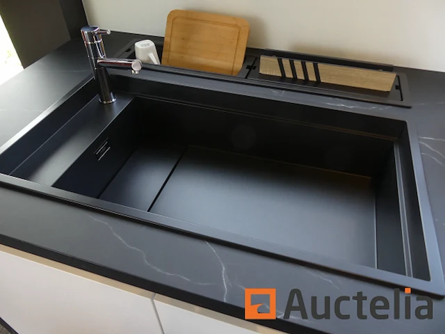 Toon keuken met inbouwapparatuur - afbeelding 10 van  51