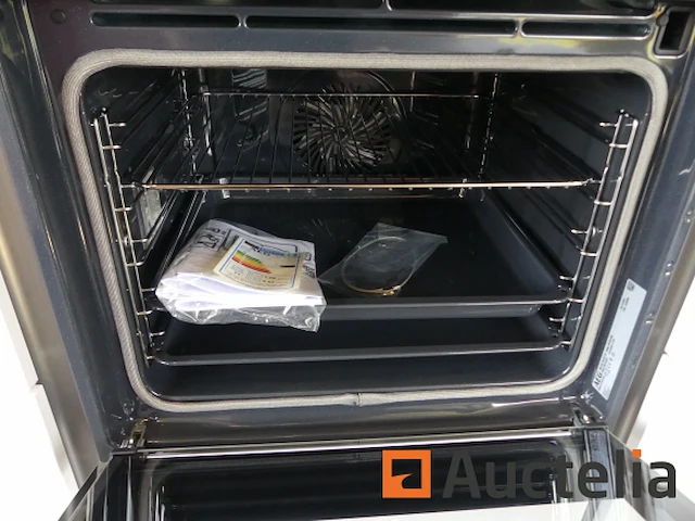 Toon keuken met inbouwapparatuur - afbeelding 38 van  51