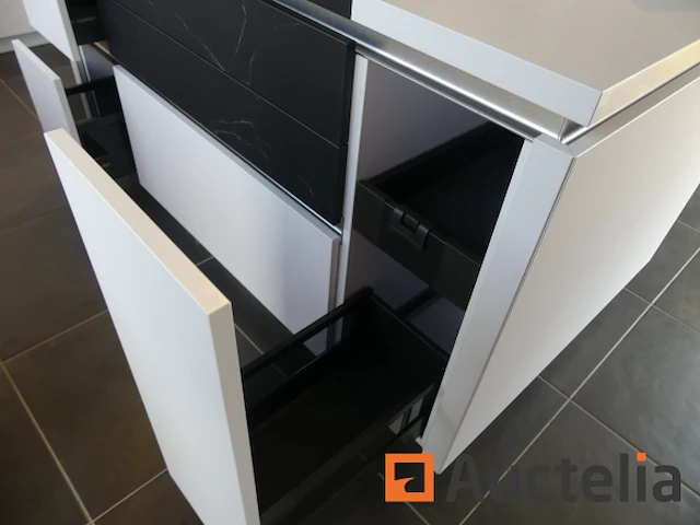 Toon keuken met inbouwapparatuur - afbeelding 49 van  51