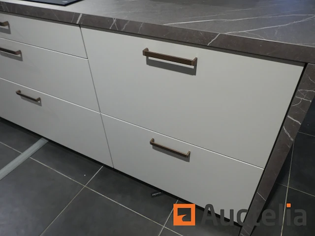 Toon keuken met inbouwapparatuur - afbeelding 1 van  57