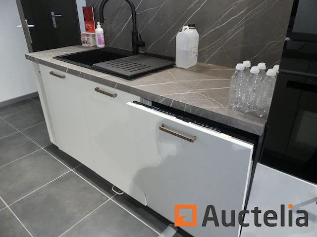 Toon keuken met inbouwapparatuur - afbeelding 16 van  57