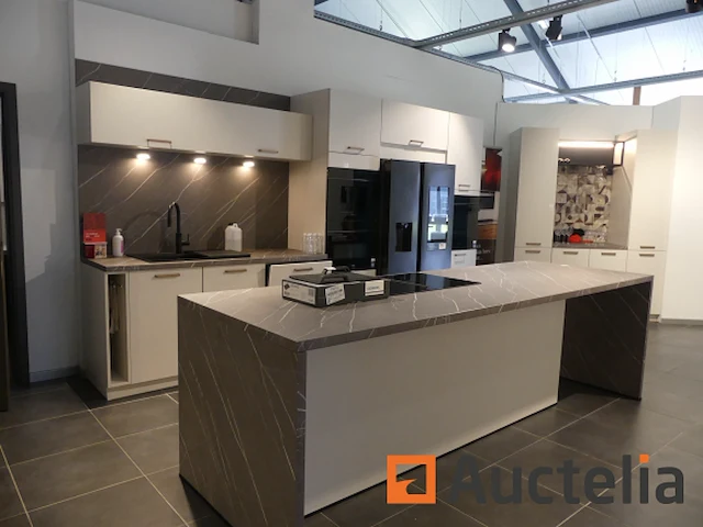 Toon keuken met inbouwapparatuur - afbeelding 57 van  57