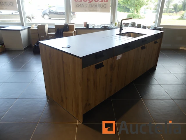 Toon keuken met inbouwapparatuur - afbeelding 6 van  51