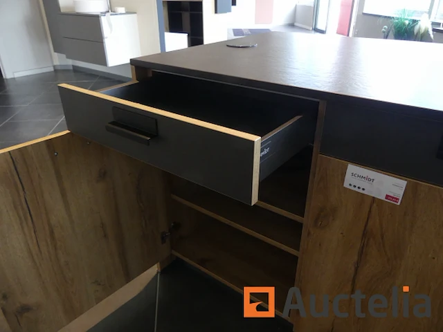 Toon keuken met inbouwapparatuur - afbeelding 1 van  51