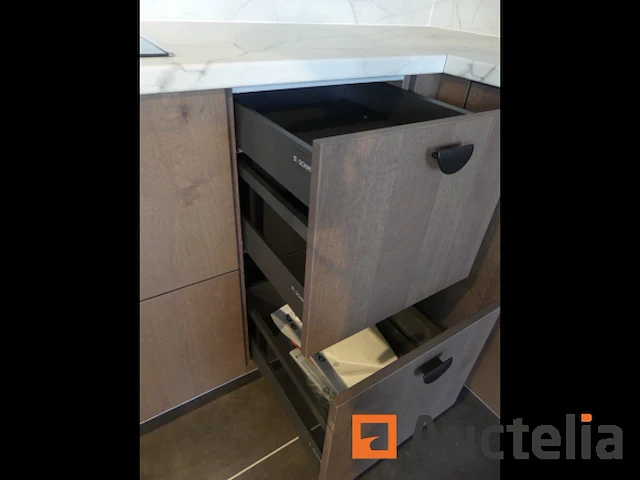 Toon keuken met inbouwapparatuur - afbeelding 10 van  44
