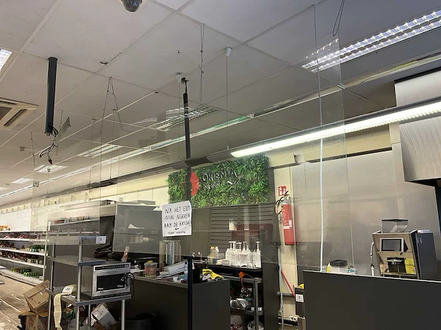Toonbank + achterwand vv spoelbak - afbeelding 8 van  8