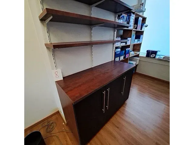 Toonbank en winkelinterieur - afbeelding 3 van  4