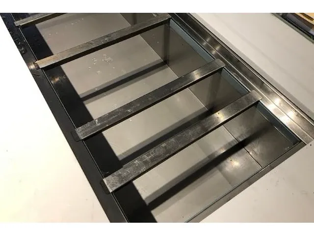 Toonbank met opstand - afbeelding 8 van  8