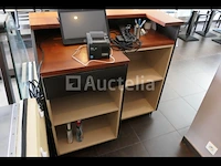 Toonbankkast met massief mahoniehouten planken + dubbelzijdige tafel - afbeelding 2 van  9