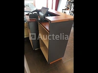 Toonbankkast met massief mahoniehouten planken + dubbelzijdige tafel - afbeelding 4 van  9