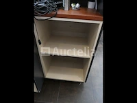 Toonbankkast met massief mahoniehouten planken + dubbelzijdige tafel - afbeelding 7 van  9