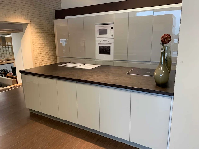 Toonzaalkeuken in bouwpakket - afbeelding 2 van  18