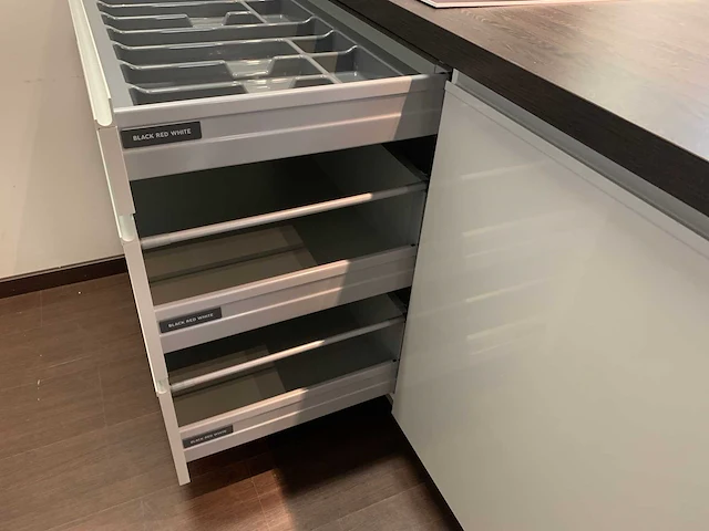 Toonzaalkeuken in bouwpakket - afbeelding 9 van  18