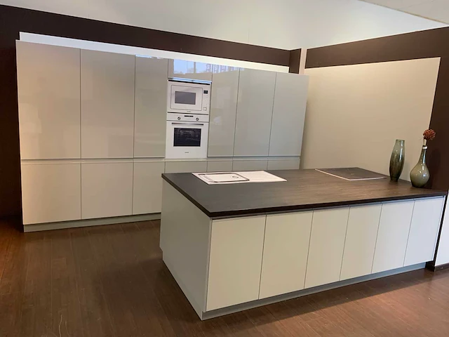 Toonzaalkeuken in bouwpakket - afbeelding 1 van  18