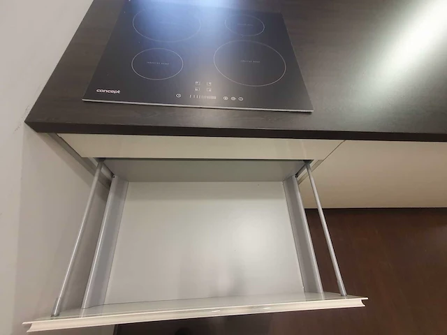 Toonzaalkeuken in bouwpakket - afbeelding 2 van  13